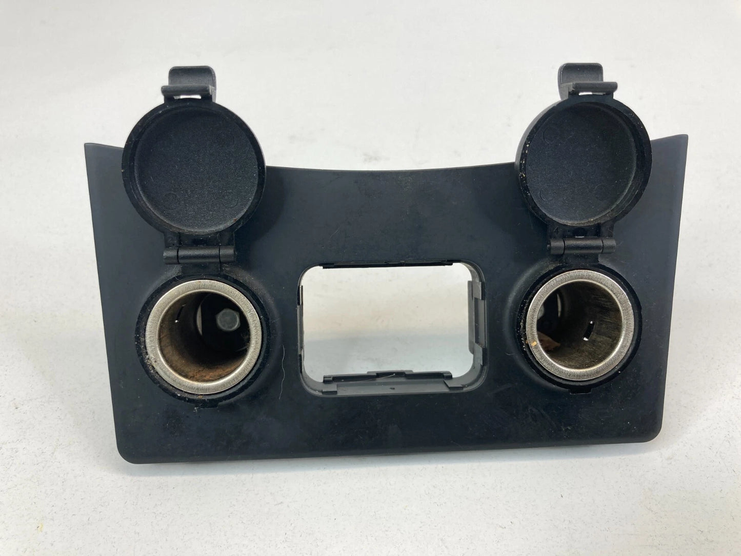 2010-2013 KIA FORTE CENTER CONSOLE FLOOR CIGARETTE LIGHTER BEZEL 84621-1M010