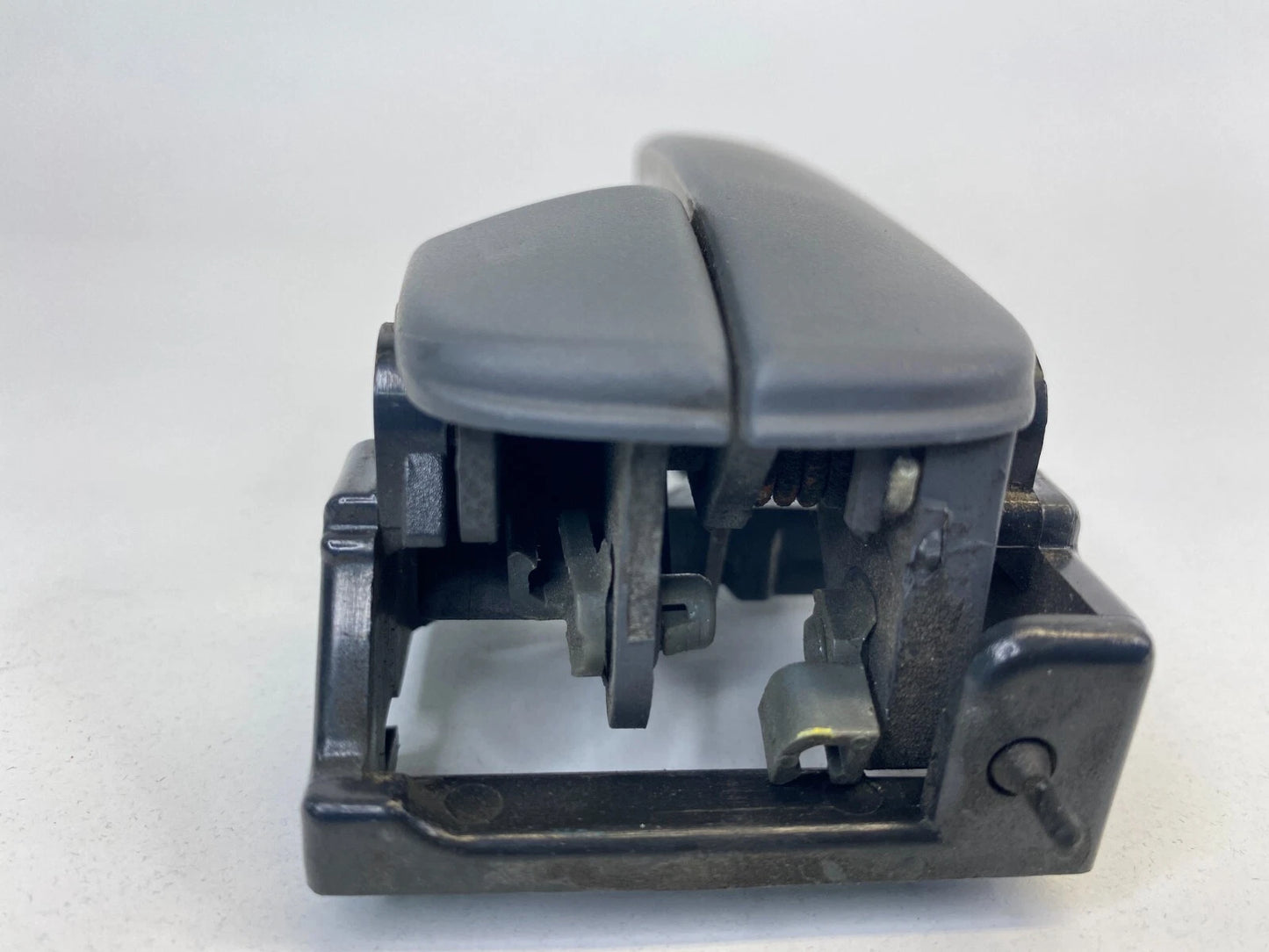 2006-2011 KIA RIO RIO5 RR LH INSIDE DOOR HANDLE LEVER BEZEL UNIT OEM 83613-JB000