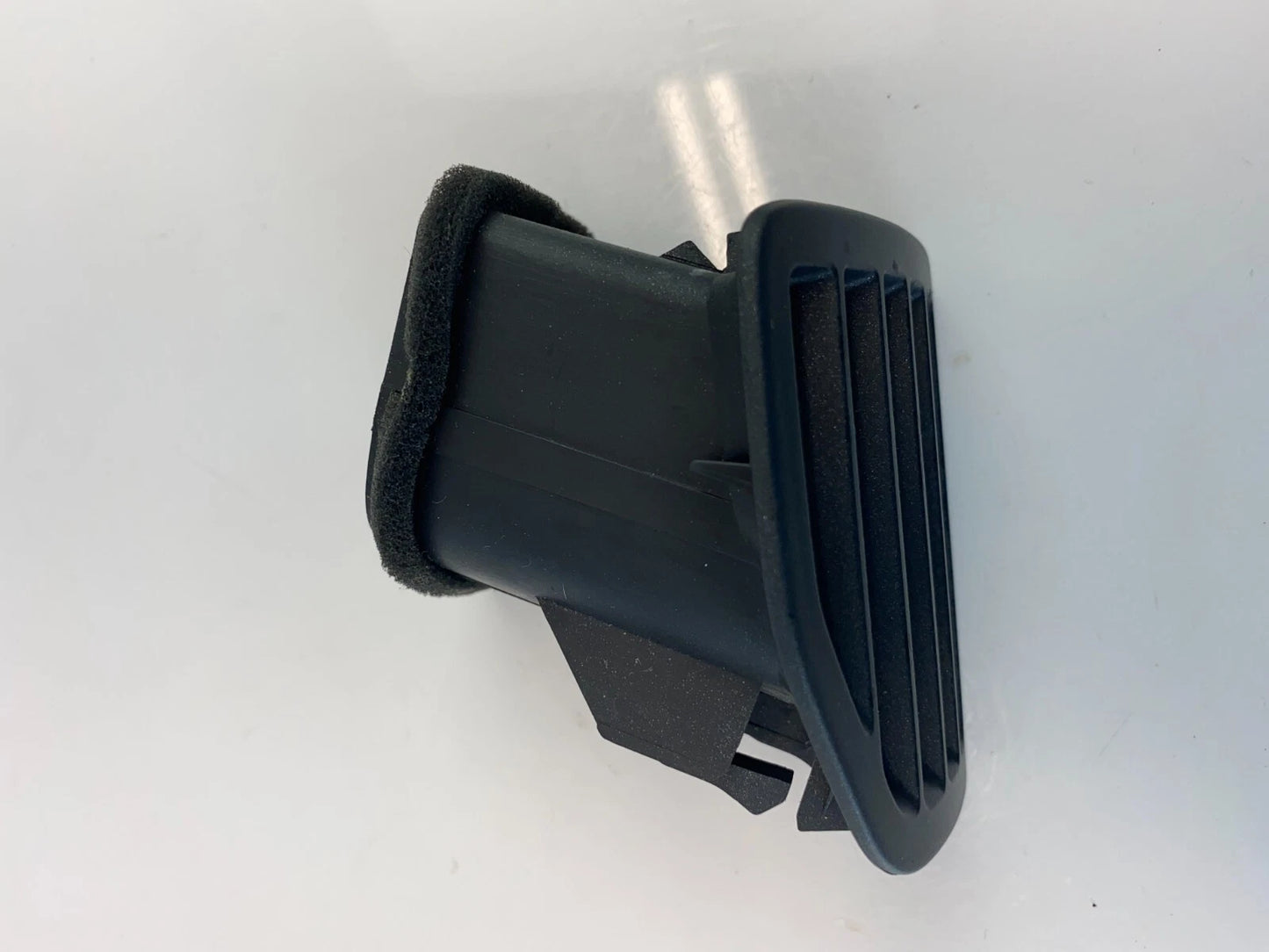 2005 2006 2007 INFINITI G35 DASH LEFT DRIVER A/C HEATER AIR VENT OUTLET GRILLE