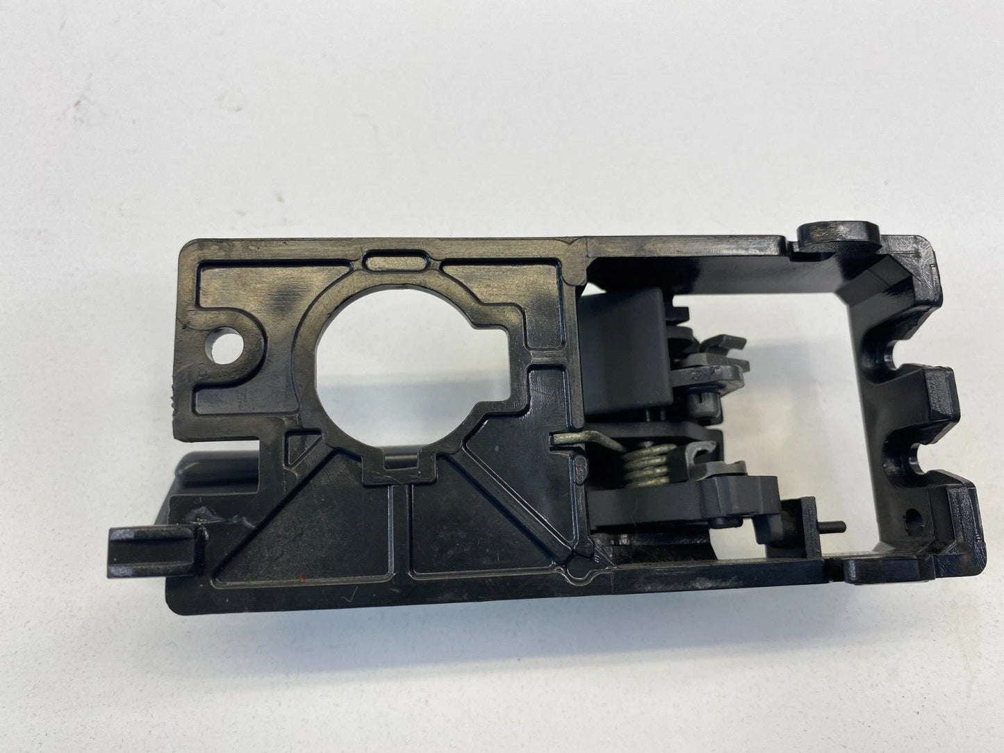 2006-2011 KIA RIO5 RIO FRONT LEFT DRIVER INTERIOR DOOR HANDLE OEM 82613-JB000