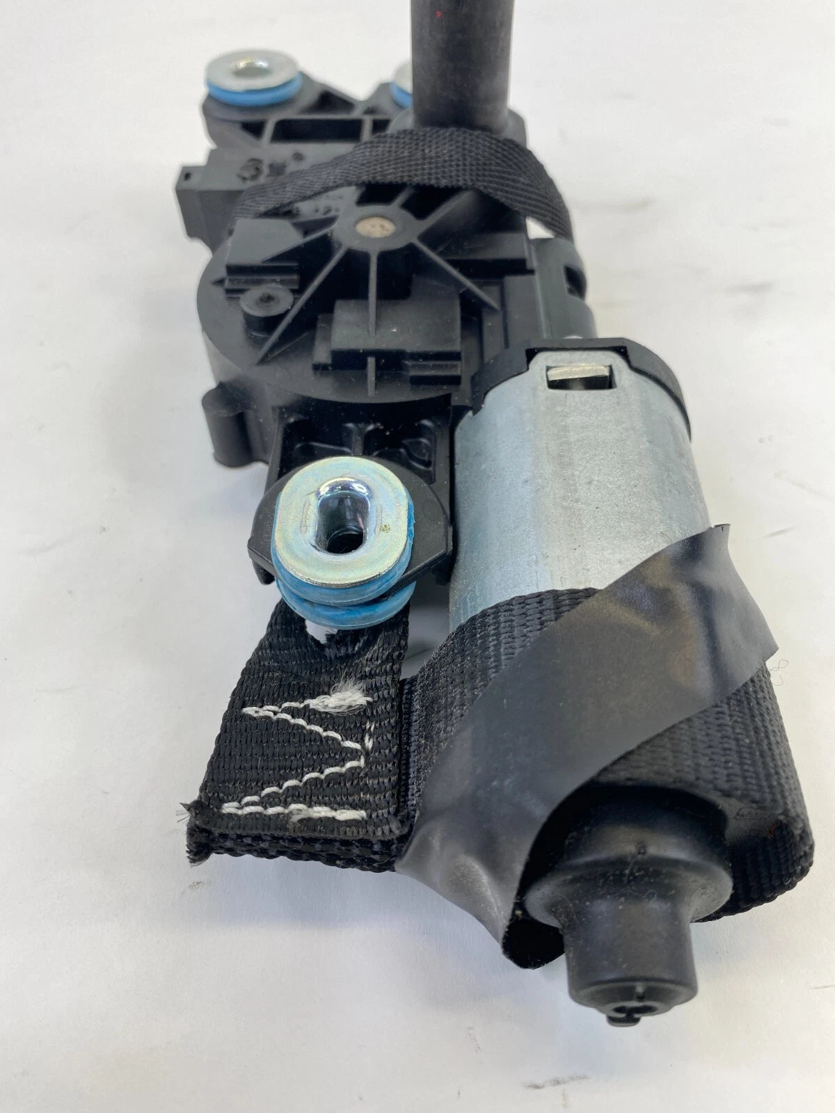 2008-2017 VOLVO XC70 XC60 REAR WINDSHIELD WIPER MOTOR ASSEMBLY 30663891 OEM