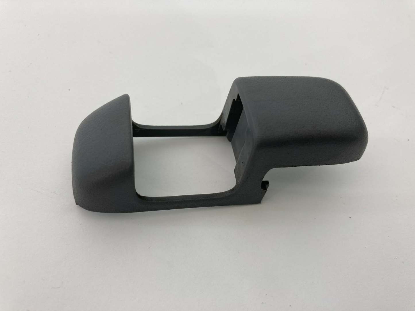 03 04 05 06 Kia Sorento Seat Belt Upper Slide Handle Bolt Trim Cover OEM