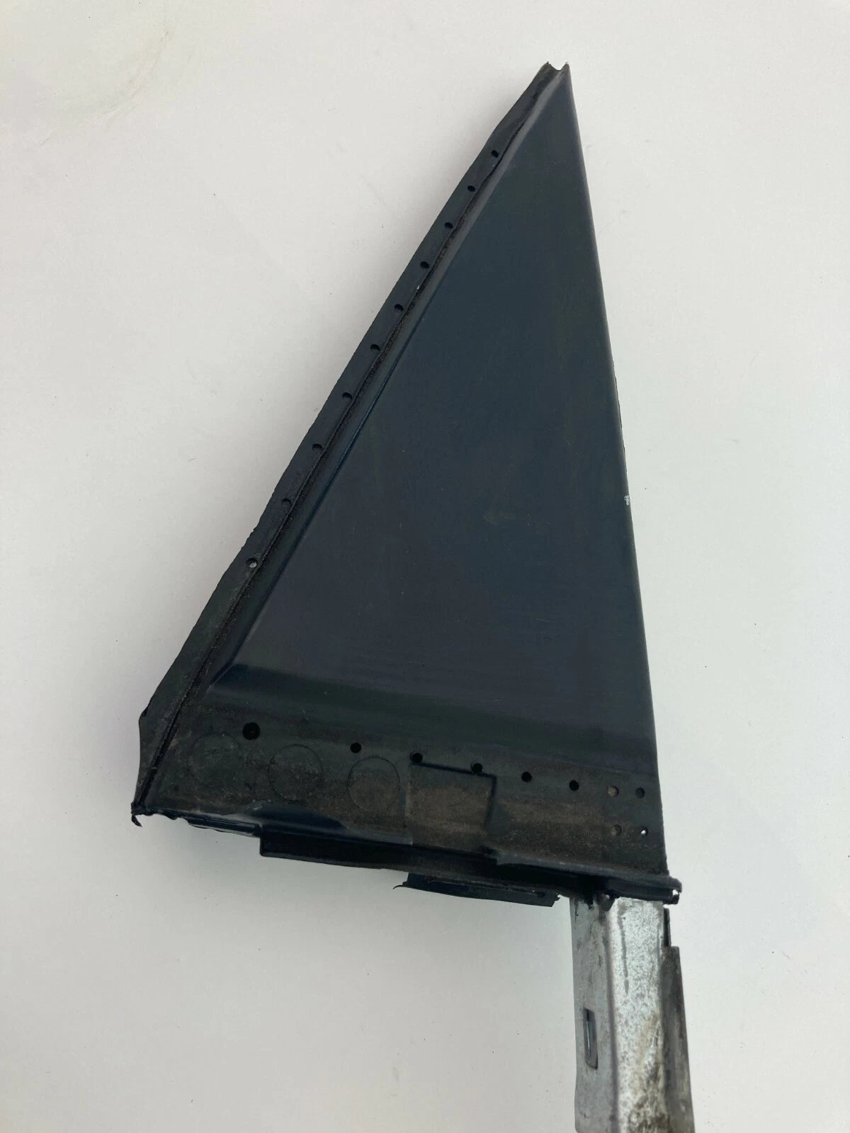 2003-2008 TOYOTA MATRIX REAR RIGHT EXTERIOR CORNER COVER TRIM BEZEL 05031MP2 OEM