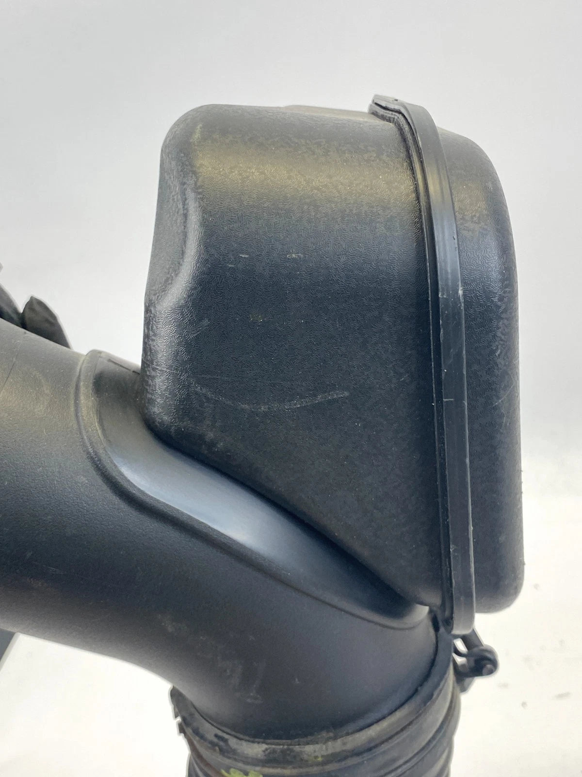 2011-2015 HYUNDAI SONATA HYBRID 2.4L AIR CLEANER INTAKE TUBE HOSE 28130-4R100