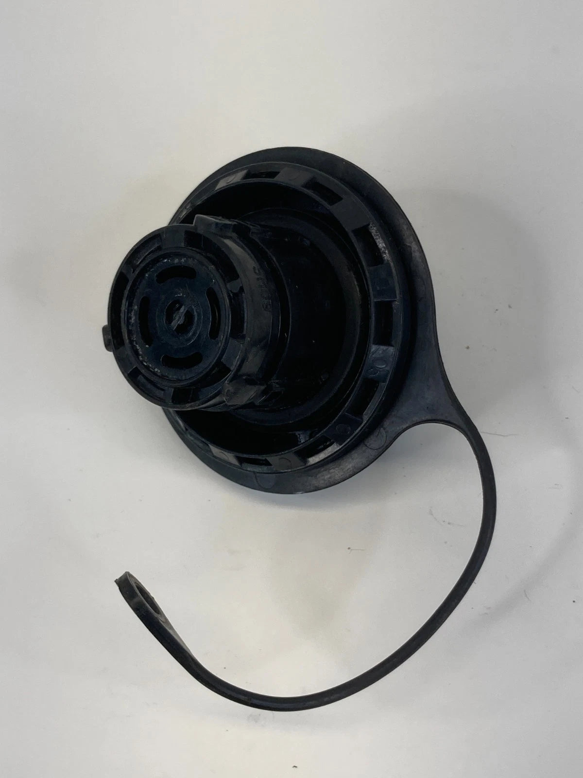 2002-2010 FORD EXPLORER MERCURY MOUNTAINEER GAS FUEL TANK FILLER CAP OEM