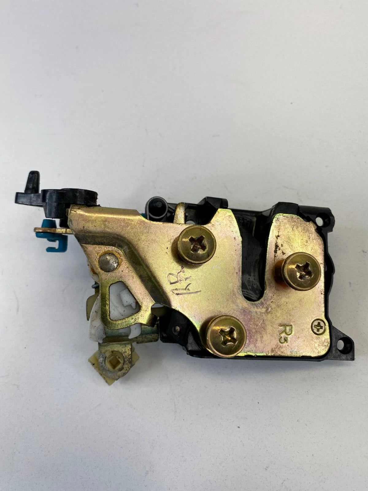 2004-2008 CHEVROLET AVEO SEDAN REAR RIGHT SIDE MANUAL DOOR LOCK LATCH ASSEMBLY