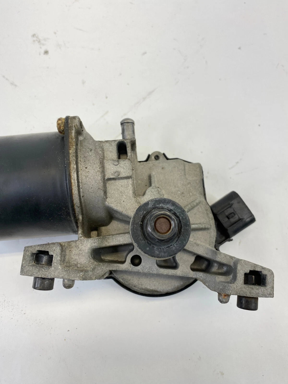 2004-2009 KIA SPECTRA FRONT WINDSHIELD POWER WIPER MOTOR ASSEMBLY 98110-2F000