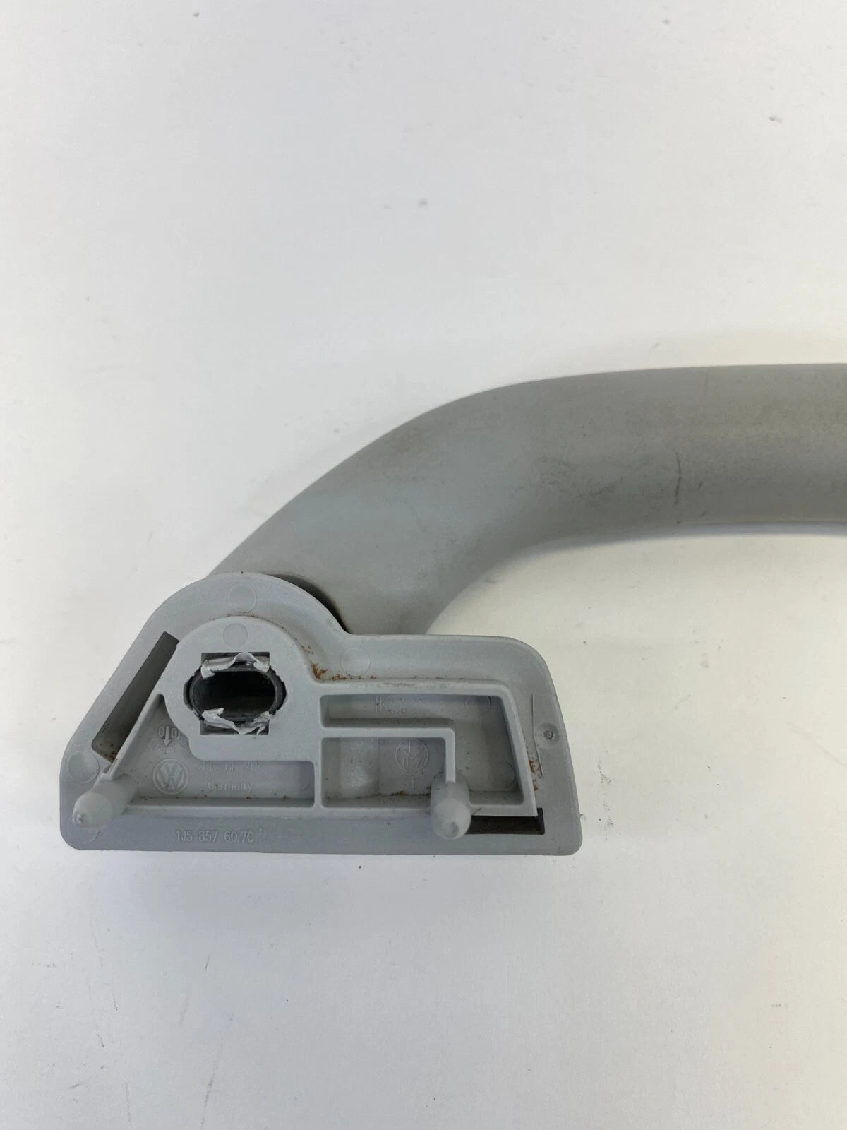 01-05 VOLKSWAGEN JETTA INTERIOR ROOF REAR RIGHT GRAB HANDLE ASSIST HANDLE OEM