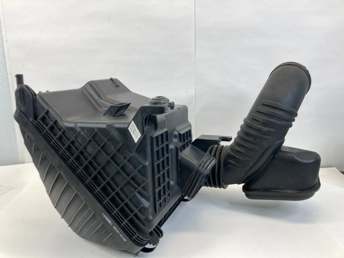 2011-2015 HYUNDAI SONATA 2.4L AIR CLEANER FILTER BOX ASSEMBLY W HOSE