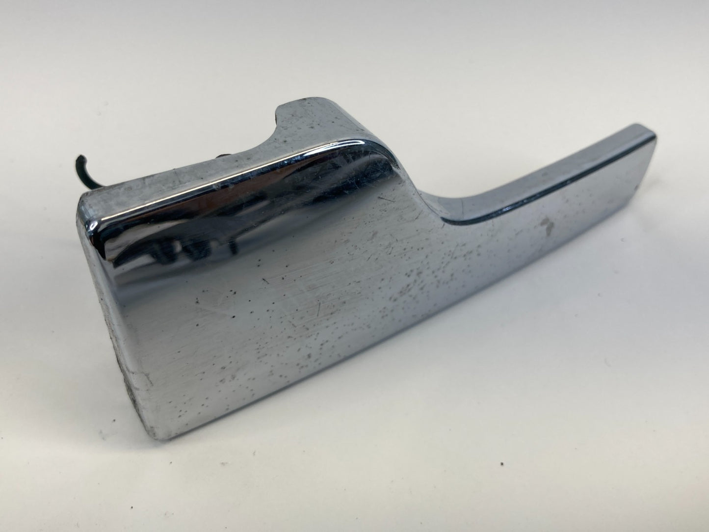 2003-2006 Lincoln Navigator Rear Left Driver Side Inner Door Handle w/ Bezel