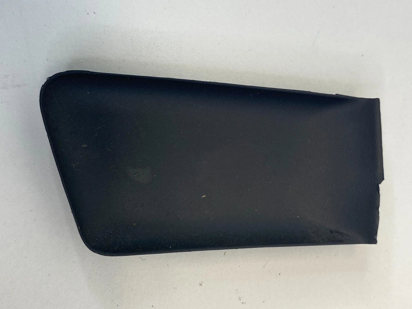 11-14 HYUNDAI SONATA REAR RIGHT INNER DOOR HANDLE SCREW CAP COVER 82629-3S000