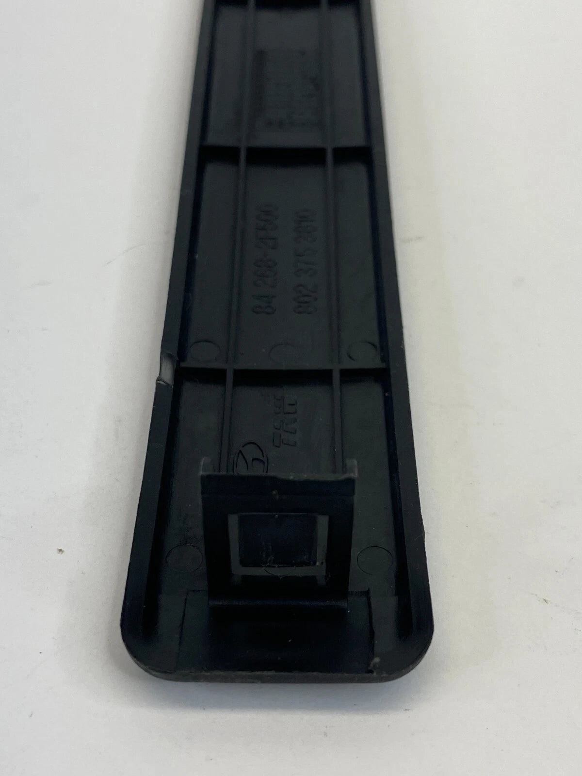 2011-2015 KIA OPTIMA RIGHT PASSENGER SIDE FLOOR CARPET PROTECTOR TRIM 842682F500