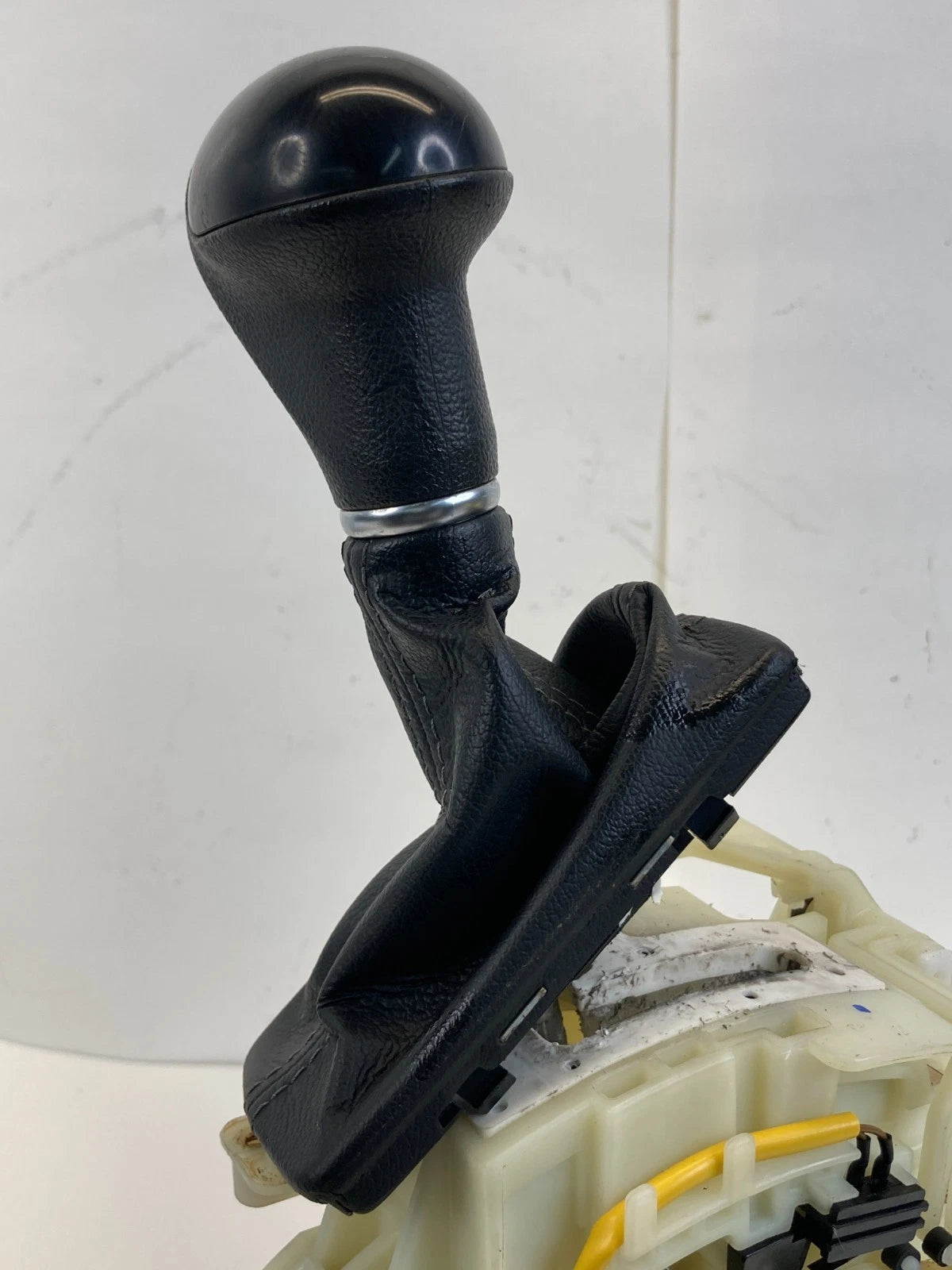 2016-2020 KIA SORENTO AUTOMATIC TRANSMISSION FLOOR GEAR SHIFT LEVER 46700-C5XXX