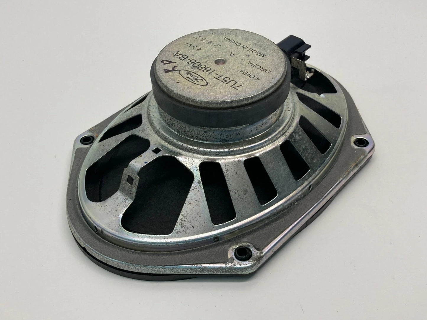 08-12 FORD ESCAPE 08-11 MARINER REAR RIGHT DOOR AUDIO SPEAKER 7U5T-18808-BA OEM