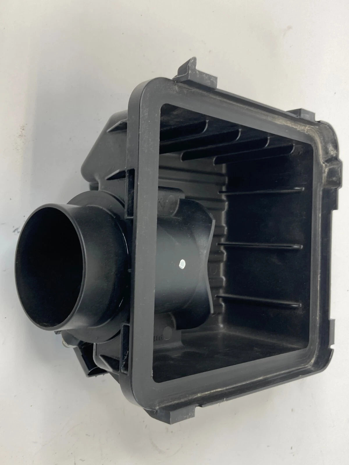 11-16 HONDA CR-Z 1.5L A/T AIR CLEANER BOX UPPER COVER CAP W/ AIR FLOW SENSOR OEM