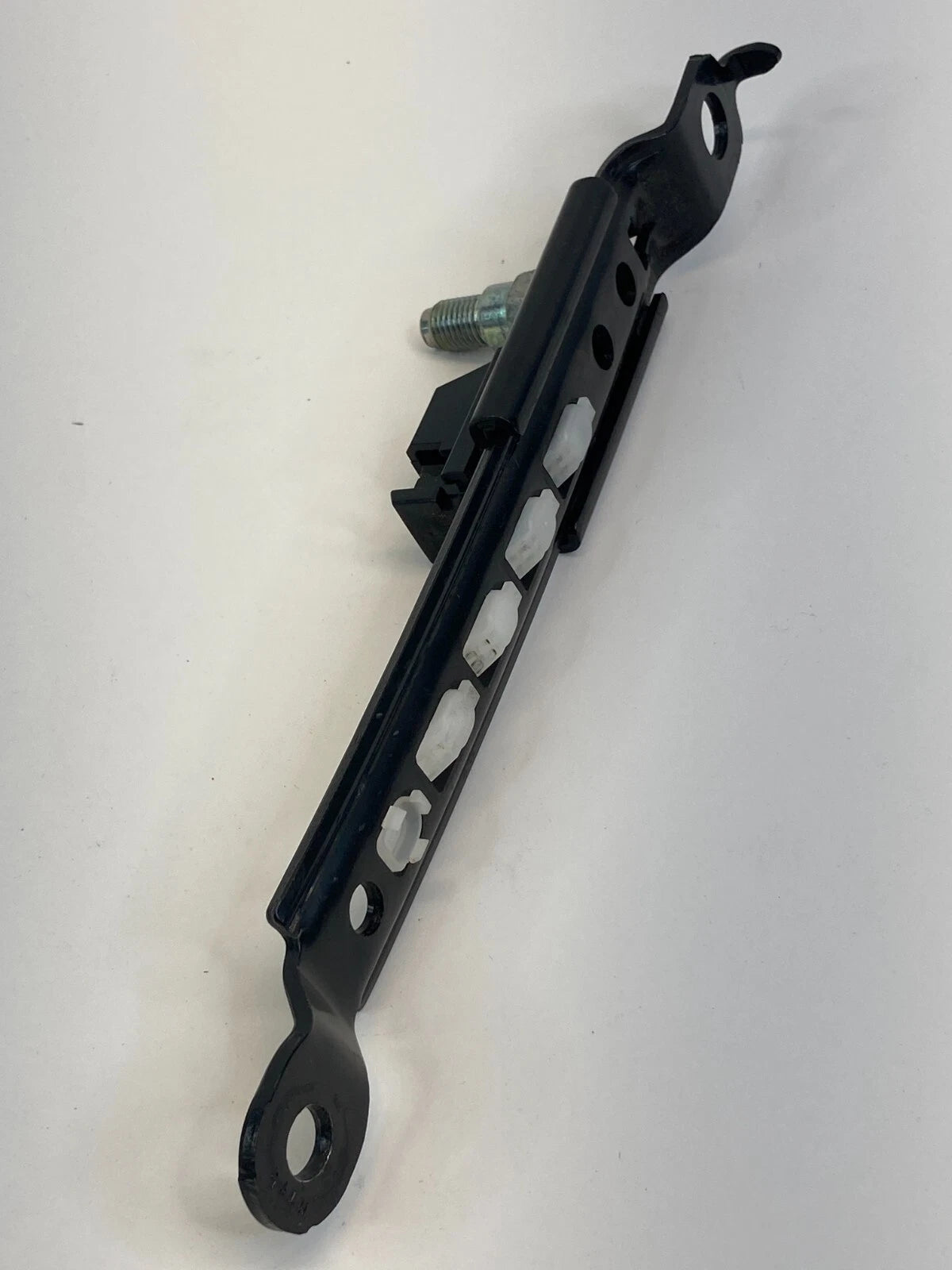 2009-2013 INFINITI G37 SEDAN FRONT LEFT DRIVER SEAT BELT HEIGHT ADJUSTER D526001