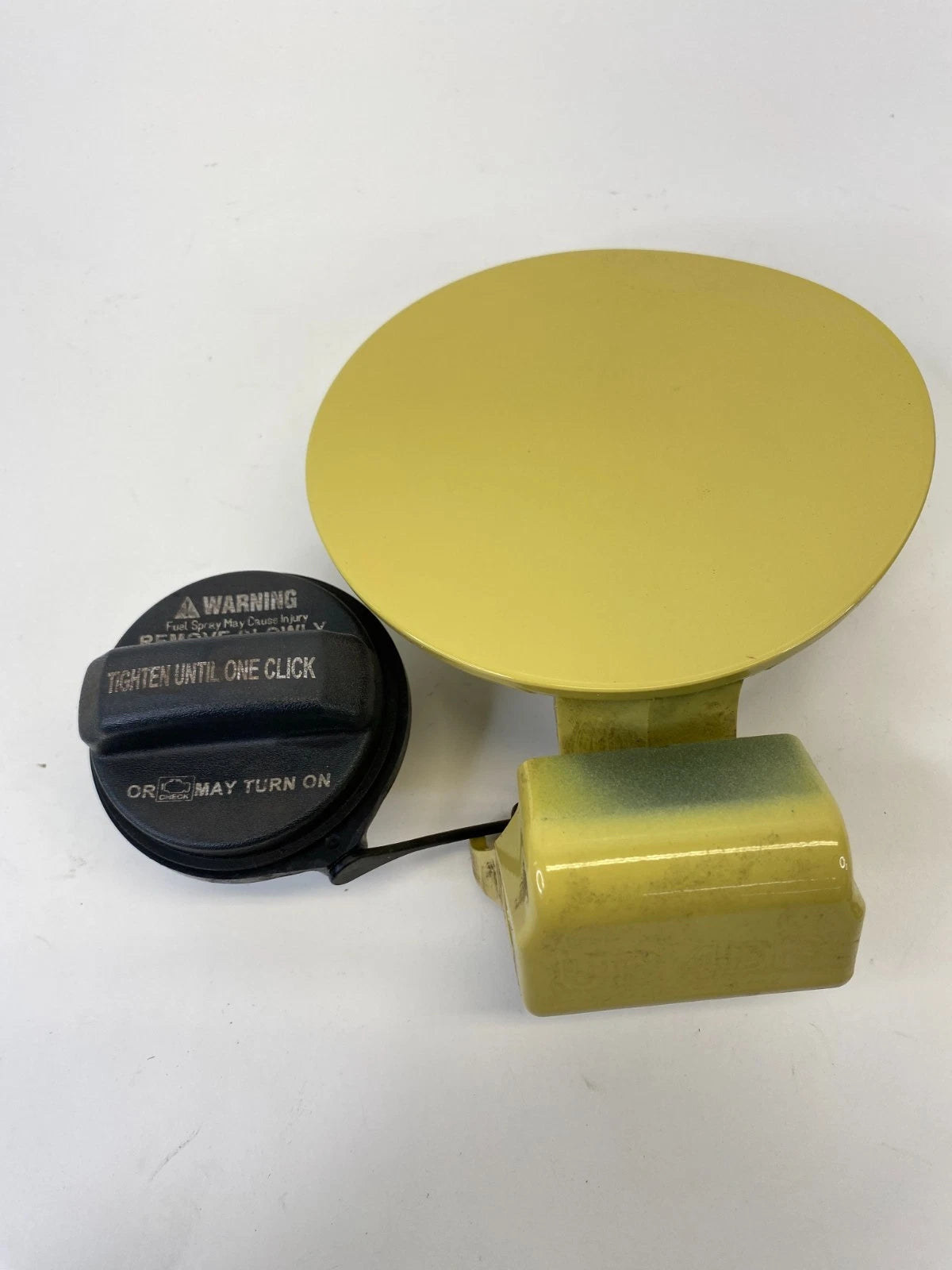 2012-2017 KIA RIO SEDAN FUEL FILLER TANK DOOR GAS LID COVER 69510-1W000 OEM