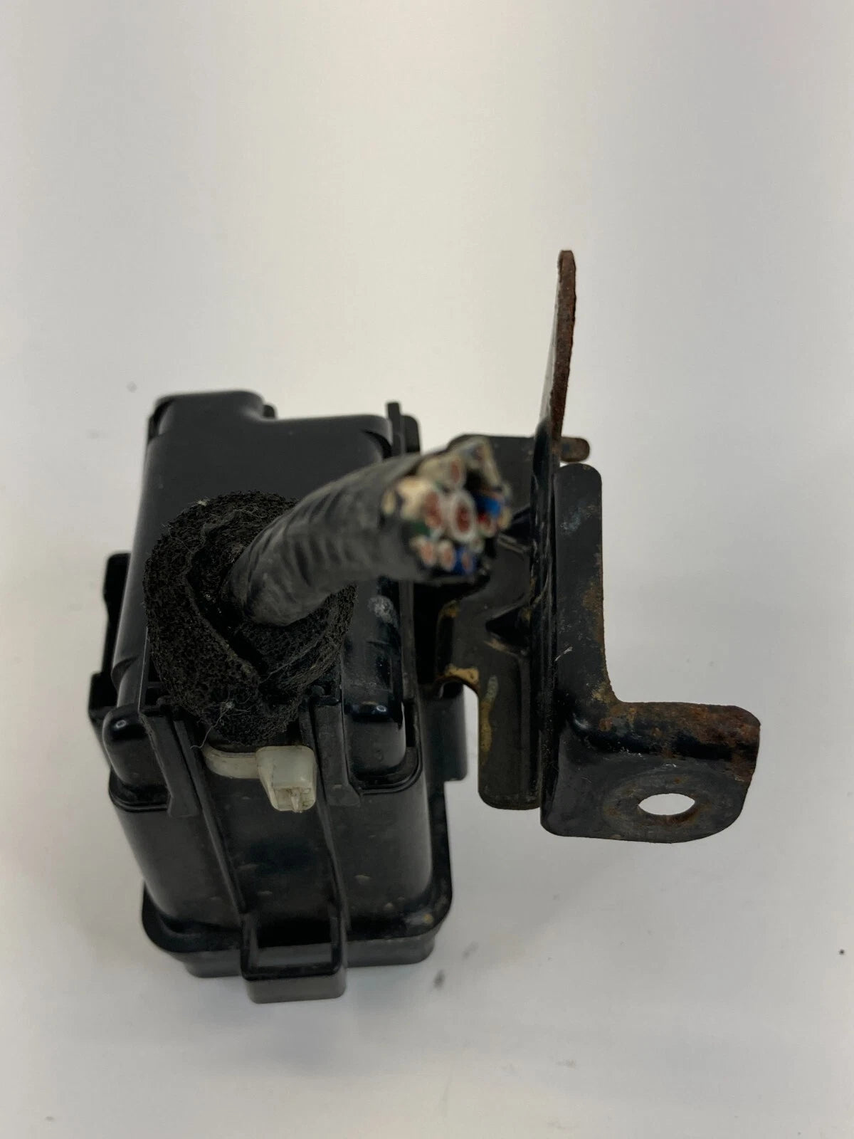 2005 2006 ACURA MDX 3.5L V6 A/T ENGINE COMPARTMENT FUSE BOX UNDER HOOD