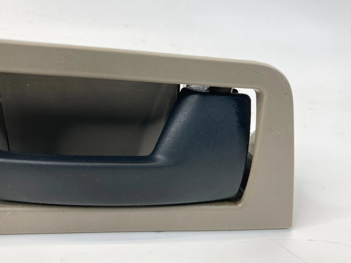 2008-2011 FORD FOCUS FRONT RIGHT SIDE INNER DOOR HANDLE W/ LOCK SWITCH OEM