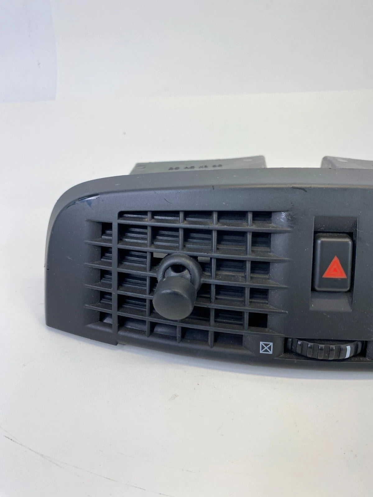 2004-2007 CADILLAC CTS CENTER DASH AC A/C HEATER AIR VENT GRILLE 25703804 OEM