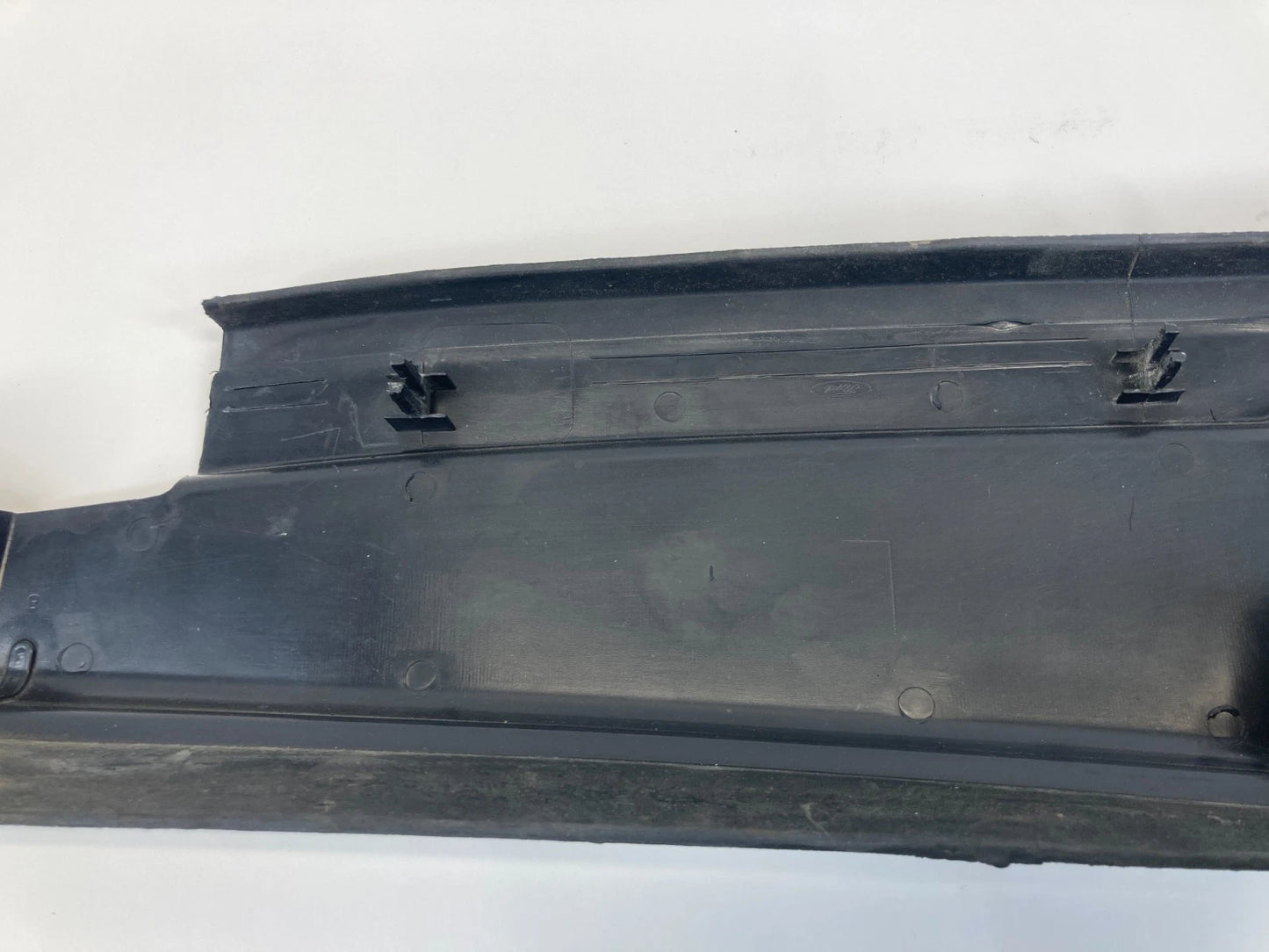 11-19 FORD EXPLORER FRONT LEFT FENDER UPPER TRIM BRACKET COVER BB53A02079AD OEM