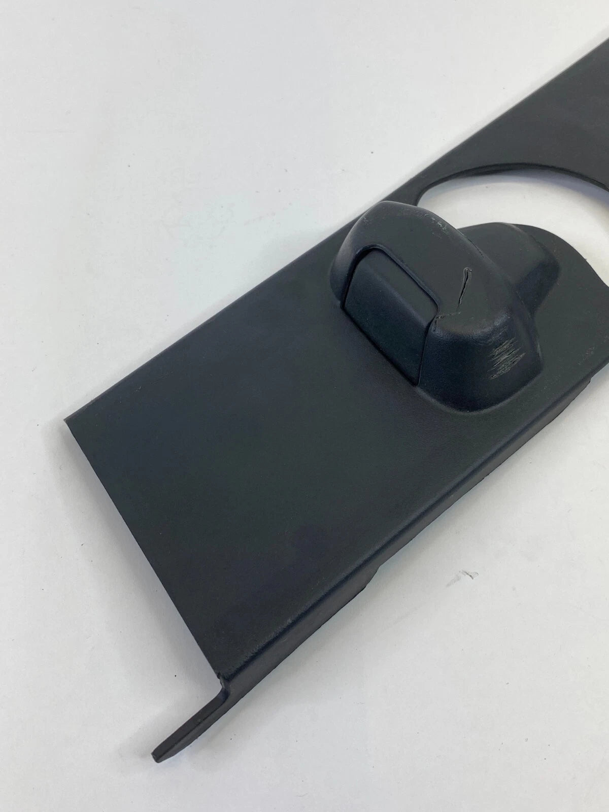 13-15 FORD POLICE INTERCEPTOR UTILITY CENTER PILLAR LEFT SIDE UPPER TRIM COVER