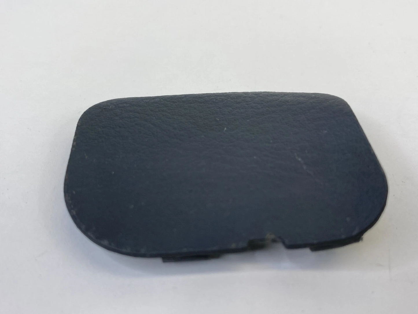2004-2009 KIA SPECTRA LEFT SIDE STEERING WHEEL LID CAP 56190-2F000 OEM