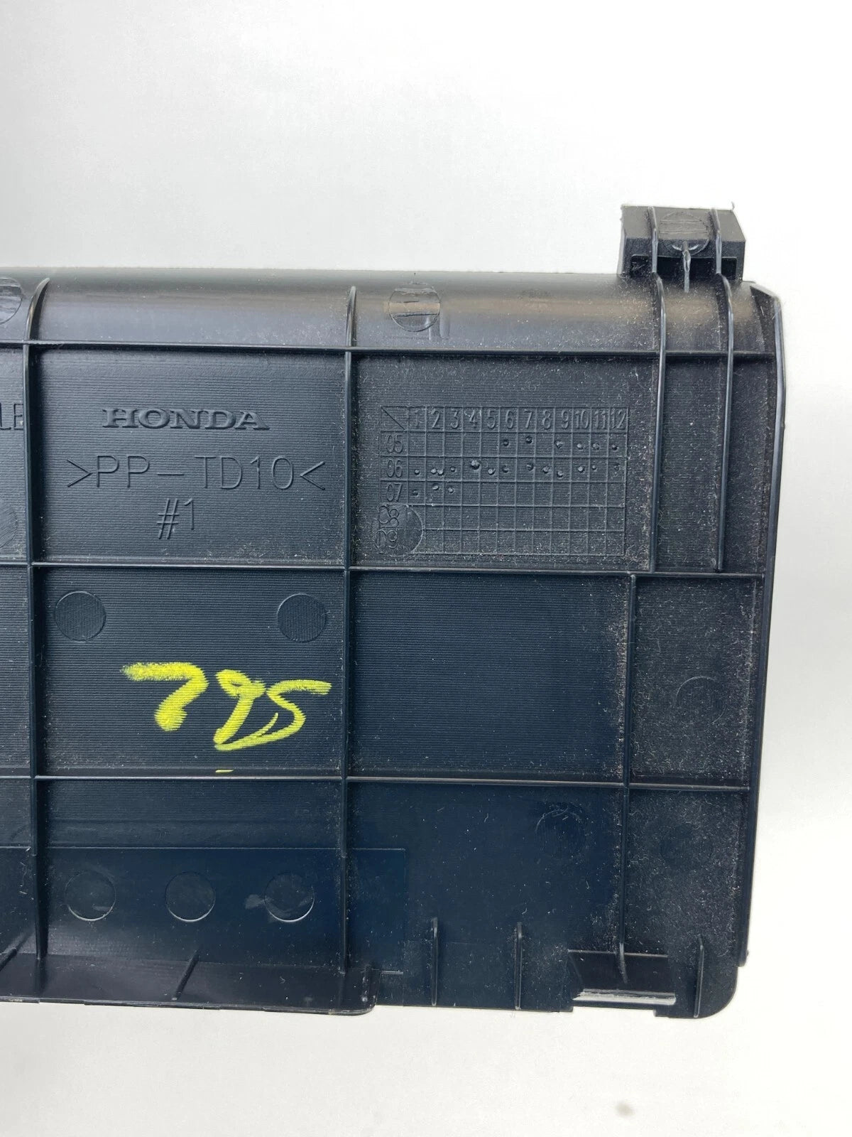 2006-2011 HONDA CIVIC LX SEDAN DASH CENTER ACCESS COVER LID TRIM 77315-SNA-A000