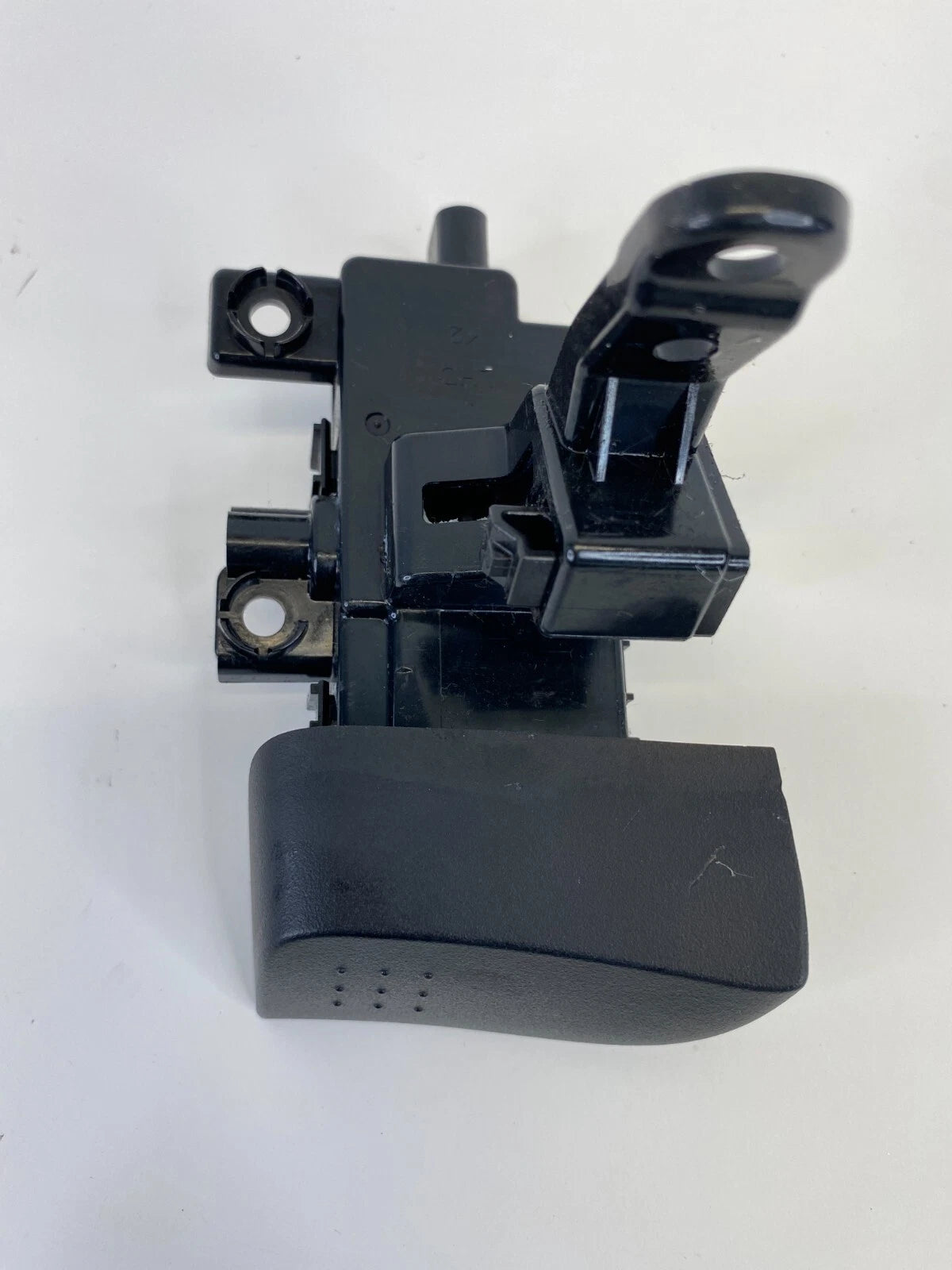 2014 2015 2016 KIA SOUL WAGON GLOVE BOX RELEASE BUTTON SWITCH OEM