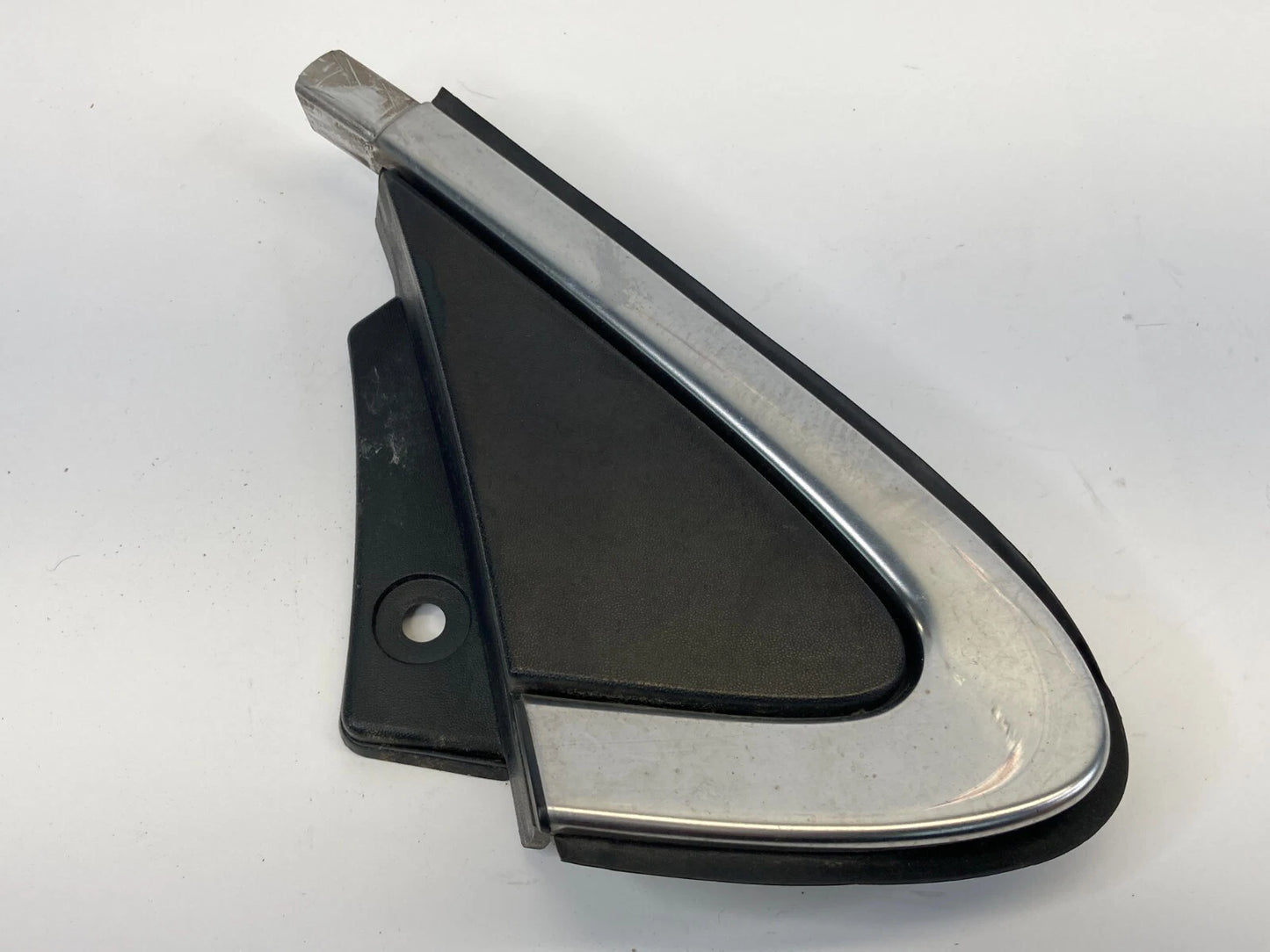 08-12 BUICK ENCLAVE FRONT RIGHT SIDE EXTERIOR PILLAR CORNER COVER MOLDING OEM