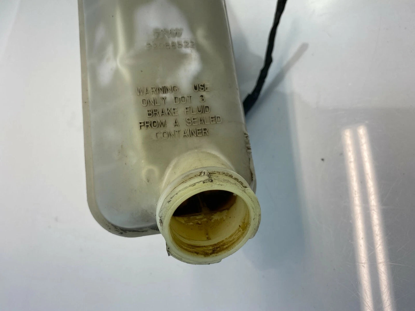08 09 CHRYSLER TOWN & COUNTRY BRAKE MASTER CYLINDER W/ RESERVOIR BOTTLE TANK