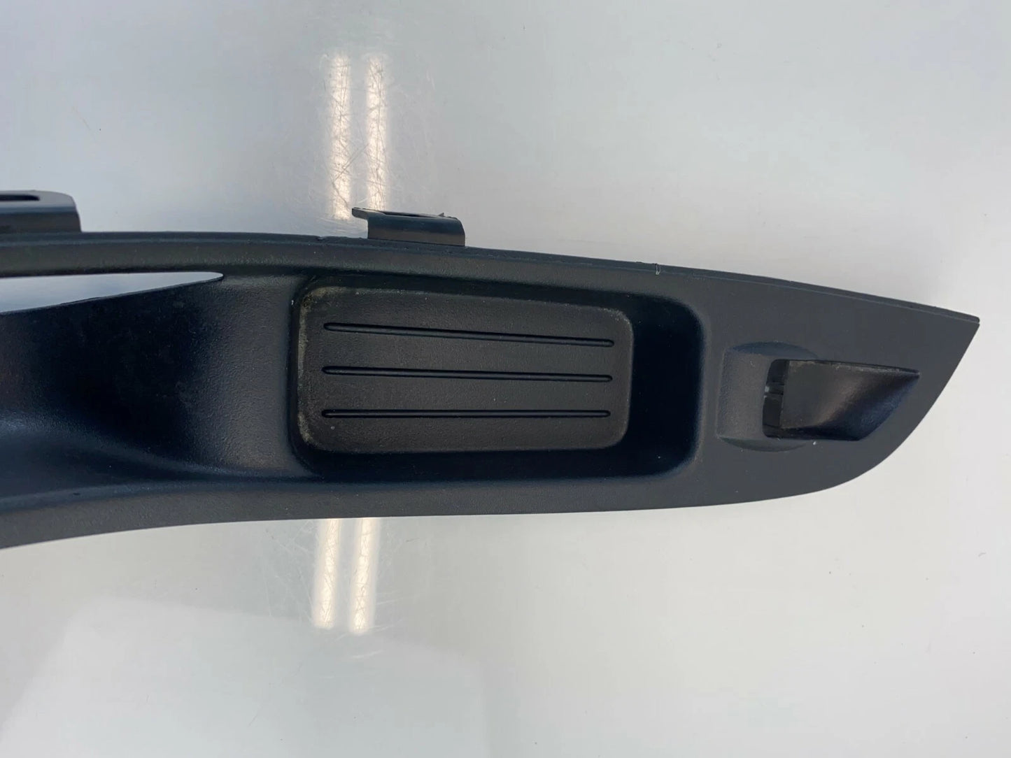 2012-2018 FORD FOCUS FRONT RIGHT DOOR WINDOW SWITCH COVER BEZEL BM51-240A4A OEM