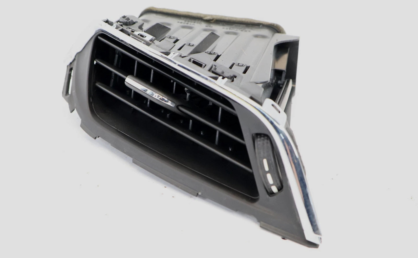 16-19 CHEVROLET CRUZE CENTER RIGHT DASH AC HEATER AIR VENT OUTLET OEM 39128719