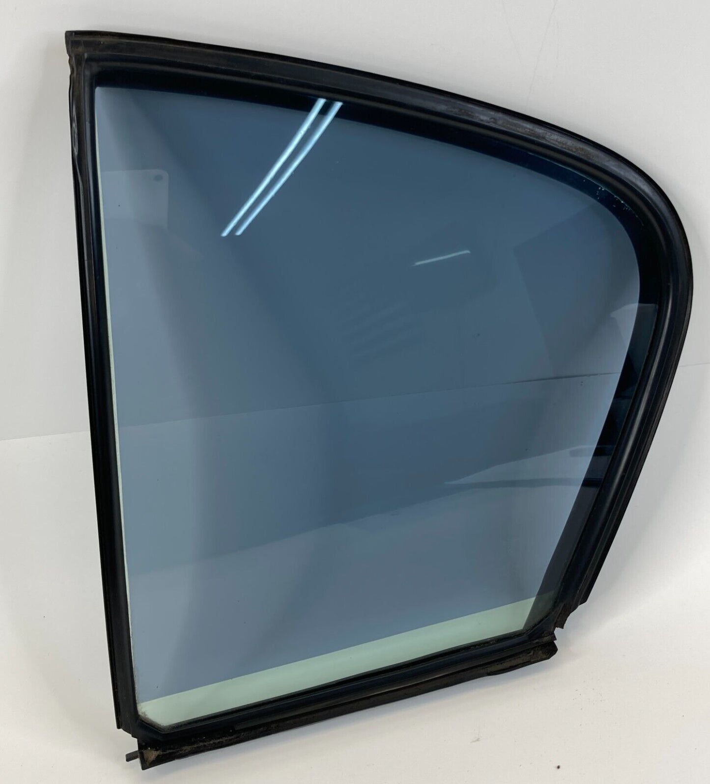 2007 2008 Infiniti G35 SEDAN Rear Left Side Door Quarter Vent Window Glass