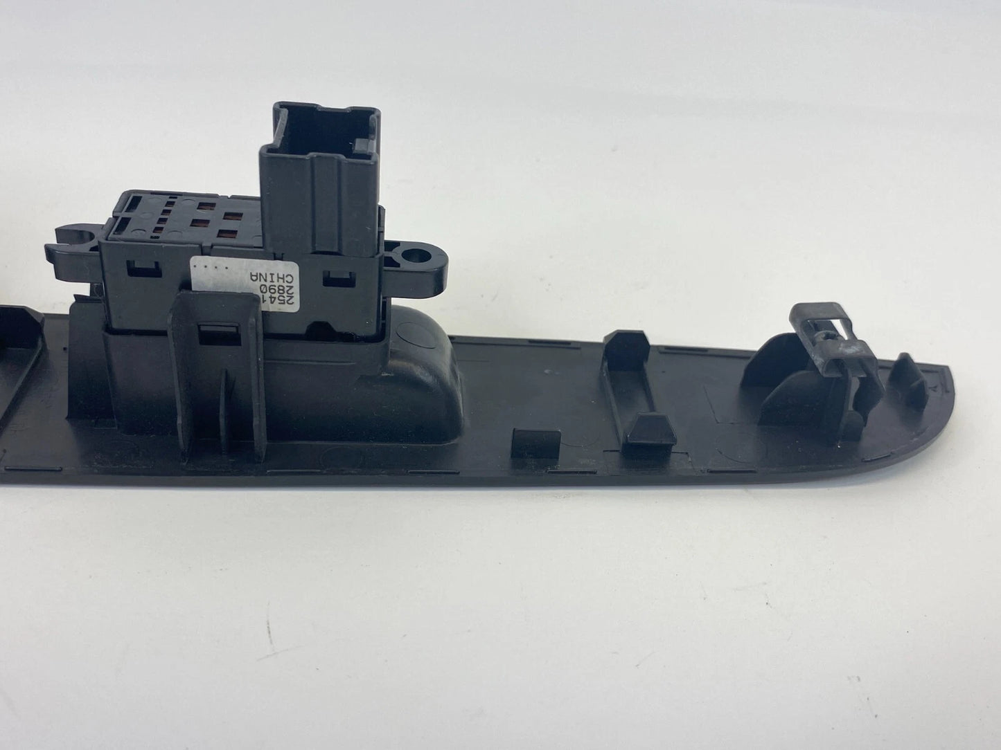 2007-2012 NISSAN SENTRA RR RIGHT DOOR SIDE WINDOW CONTROL SWITCH OEM 82960-ET000