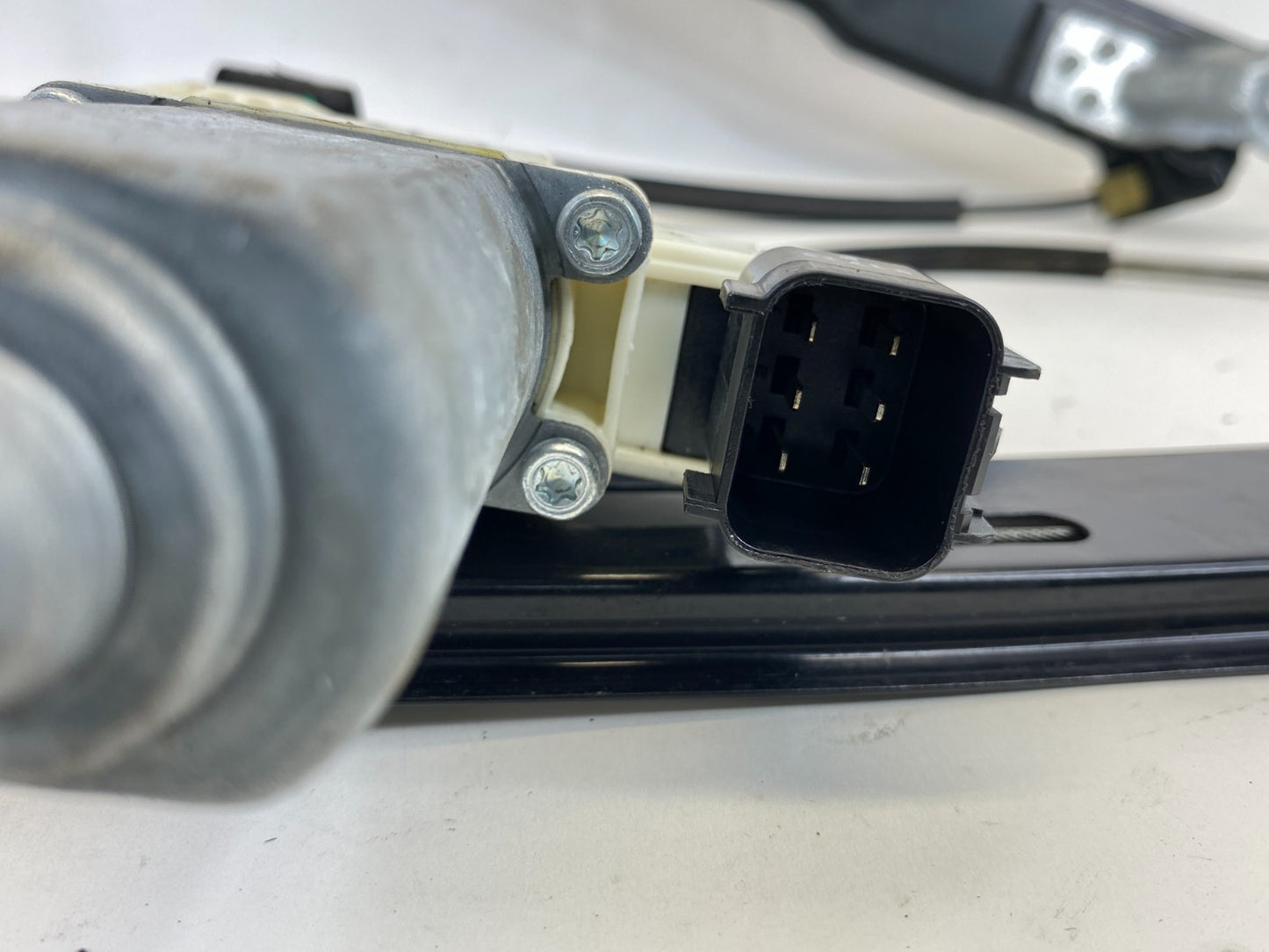 13-18 Ford C-MAX Front Right Side Door Window Regulator W/ Motor DM51-R23200-BE