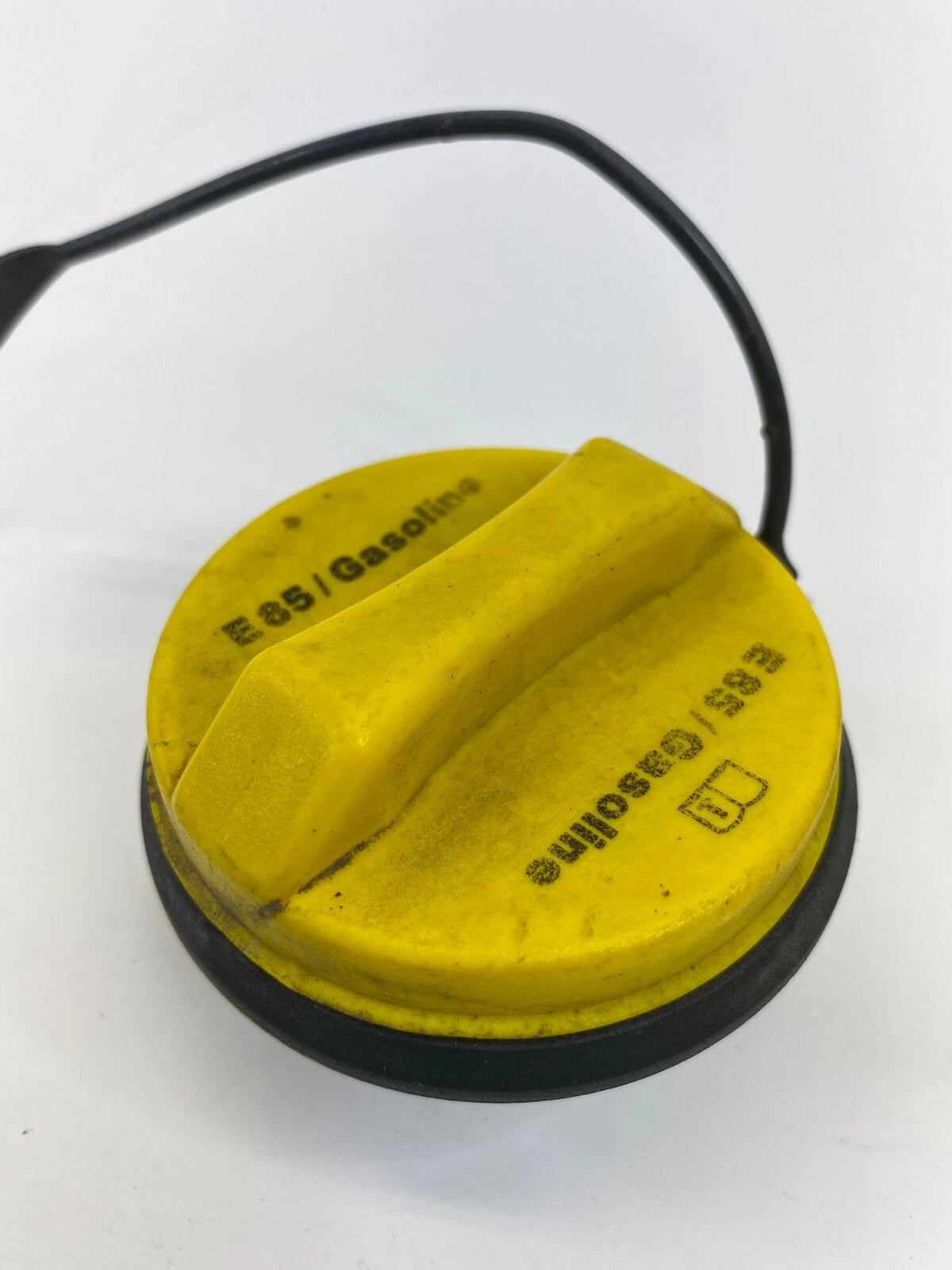 2009 2010 2011 CHEVY CHEVROLET MALIBU FUEL FILLER GAS TANK CAP LID COVER OEM