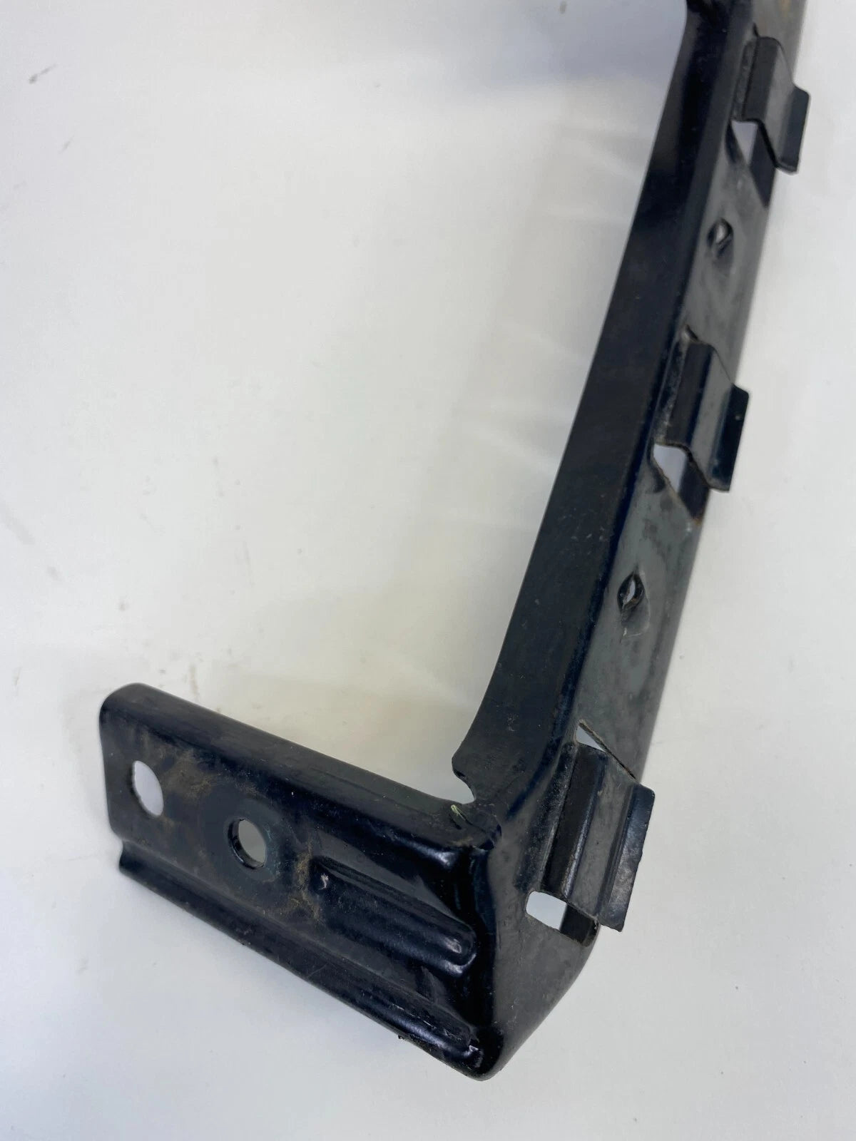 2014-2016 KIA FORTE FRONT RIGHT BUMPER RETAINER BRACKET MOUNT HOLDER OEM FACTORY