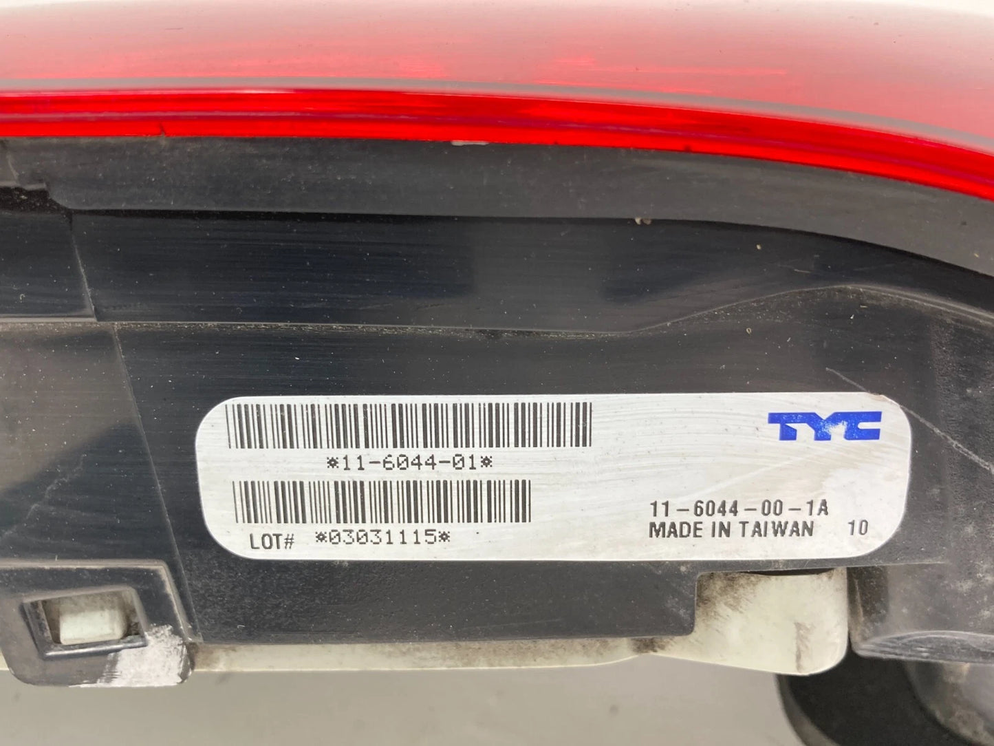 04-06 ACURA TL REAR LEFT SIDE TAIL LIGHT TAILLIGHT LAMP AFTERMARKET 94930117