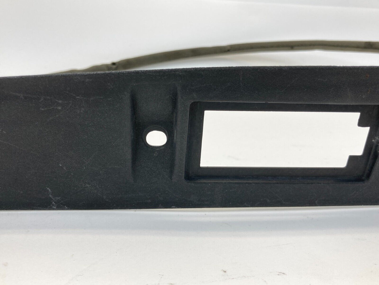 2009 2010 09 10 Dodge Journey Rear Trunk Lid License Lamp Light Molding Bezel