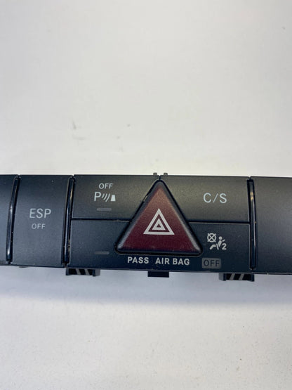 2007-2010 MERCEDES-BENZ R350 DASH HAZARD LIGHT CONTROL SWITCH BUTTON A2518704310