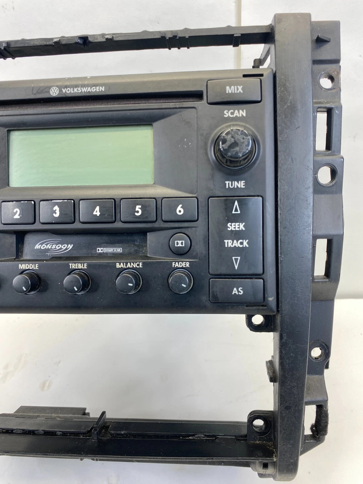 2002-2005 VW JETTA RADIO STEREO CD CASSETTE PLAYER WITH DASH BEZEL OEM 982243020