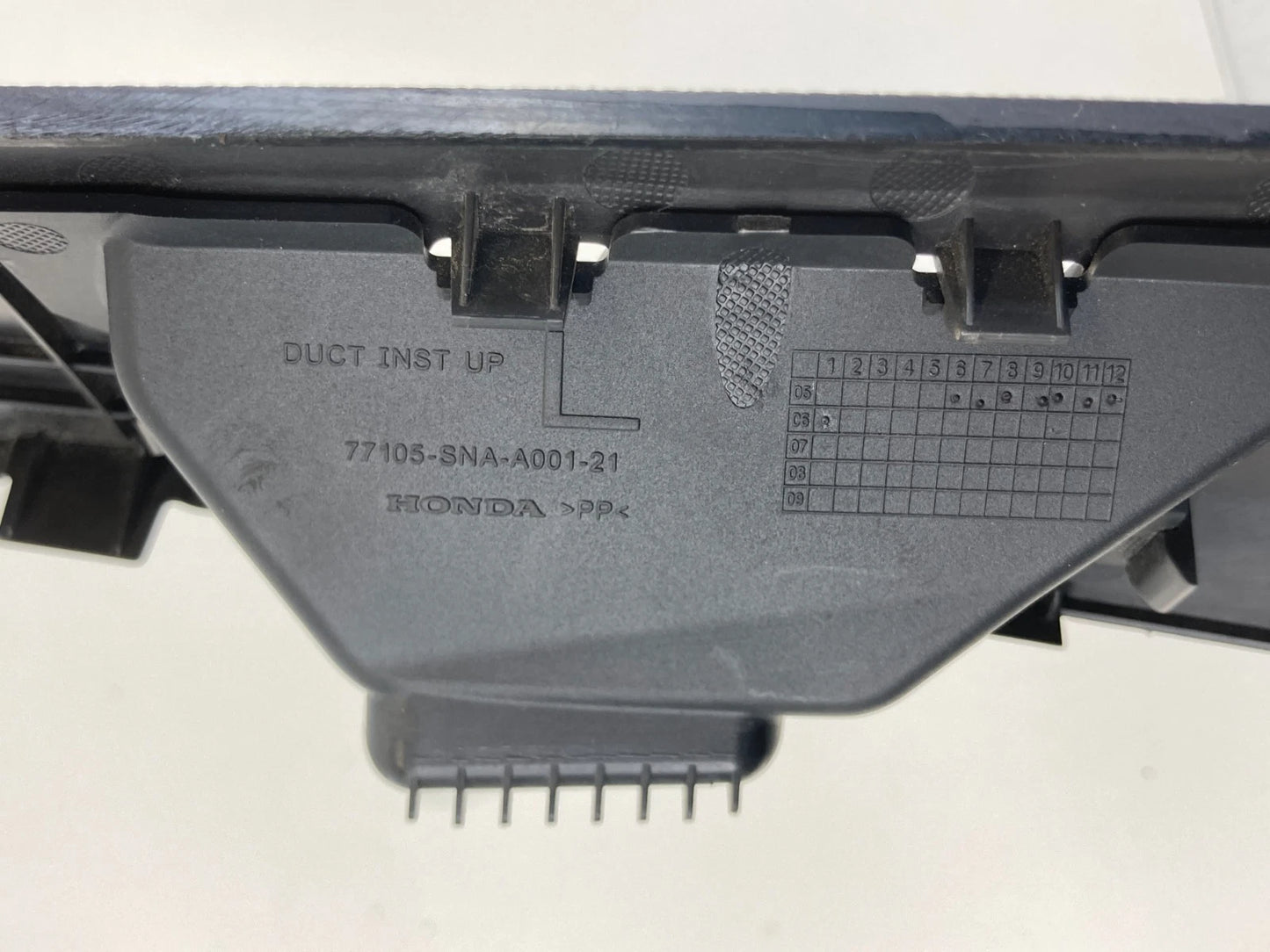06-11 HONDA CIVIC FRONT LEFT A-PILLAR DEFROSTER VENT GRILLE TRIM 77105-SNA OEM