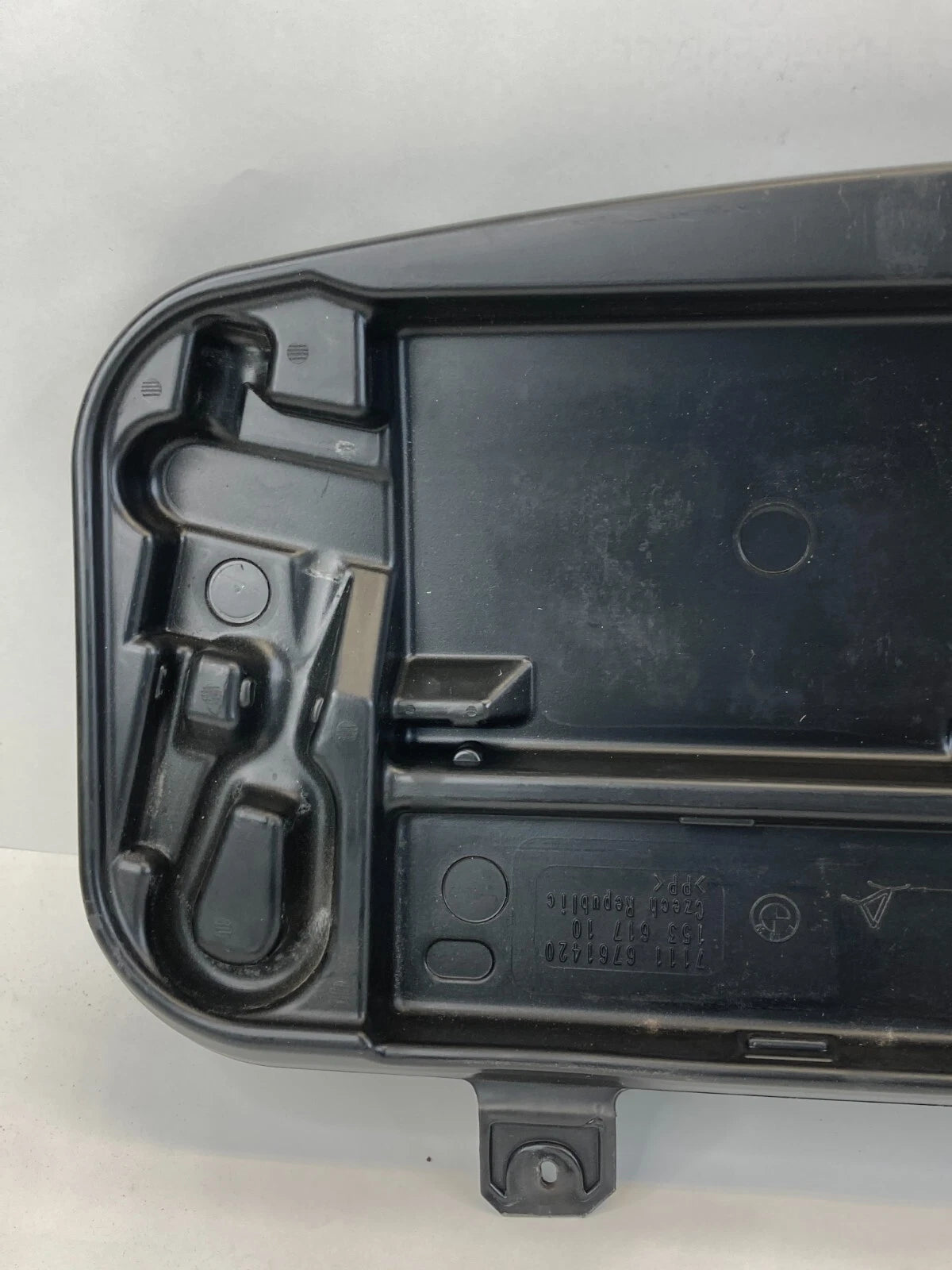 04-07 BMW 530I SEDAN REAR TRUNK EMERGENCY FIRST AID KIT TOOL COVER 71116761420