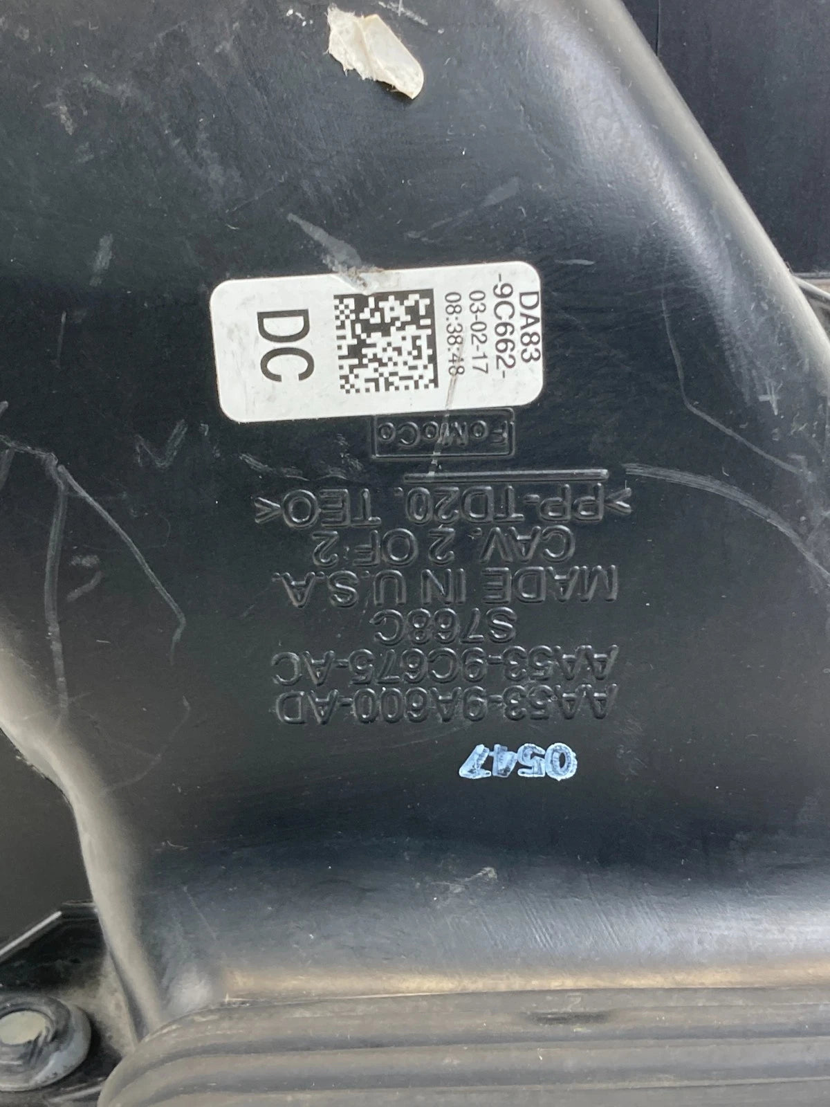 2013-2019 Ford Police Interceptor Sedan Engine Air Cleaner Intake Filter Box OEM