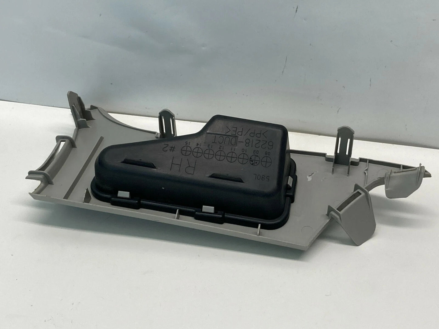 2010-2015 TOYOTA PRIUS FRONT RIGHT PASSENGER VENT COVER PANEL TRIM 62218-47040
