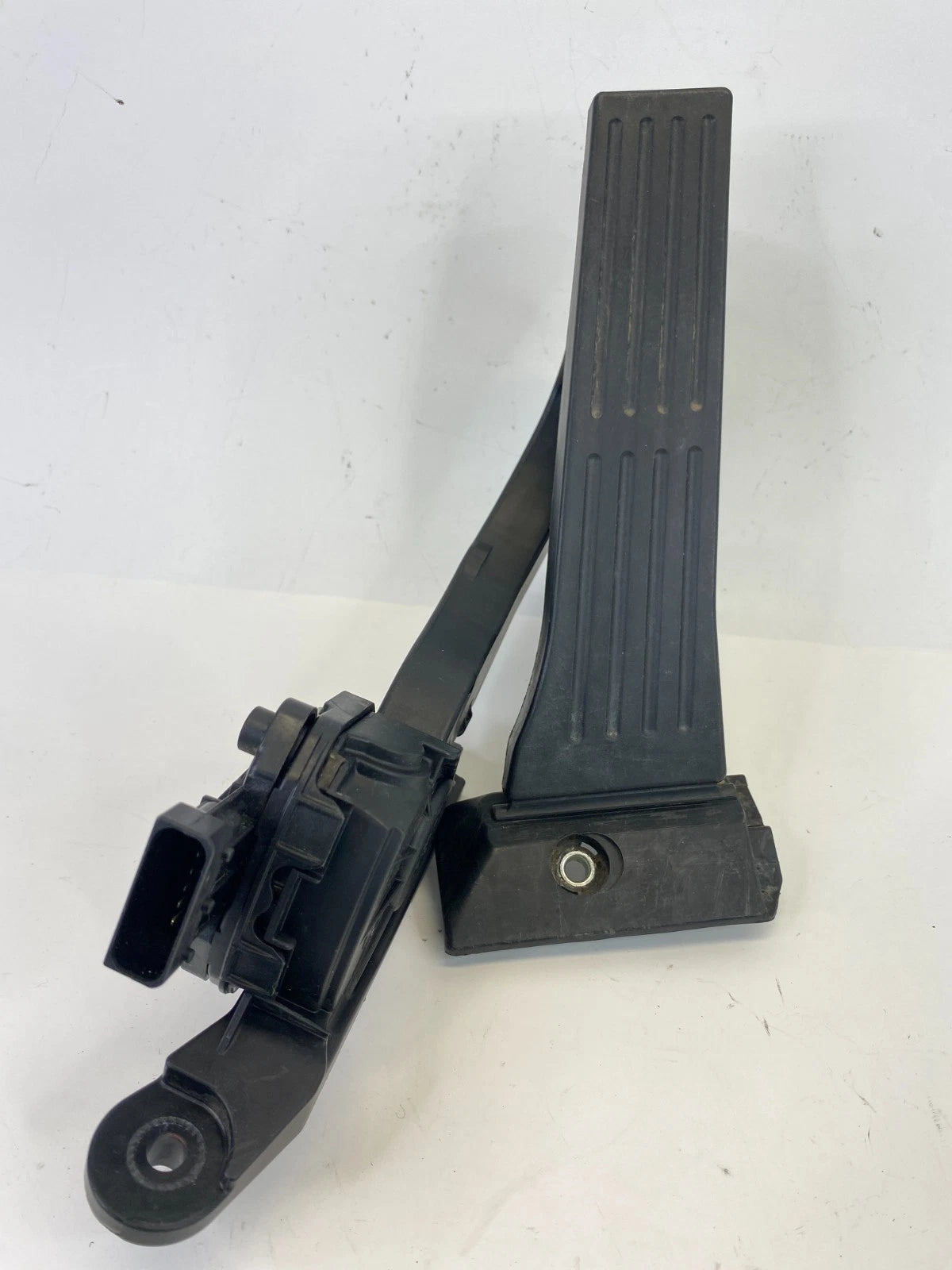2011-2015 HYUNDAI SONATA ACCELERATOR THROTTLE GAS PEDAL TRAVEL SENSOR MODULE OEM