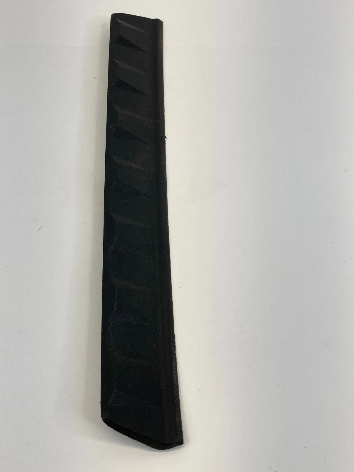 2010-2017 CHEVROLET EQUINOX FRONT RIGHT SIDE DOOR SILL TRIM PLATE 25790571 OEM