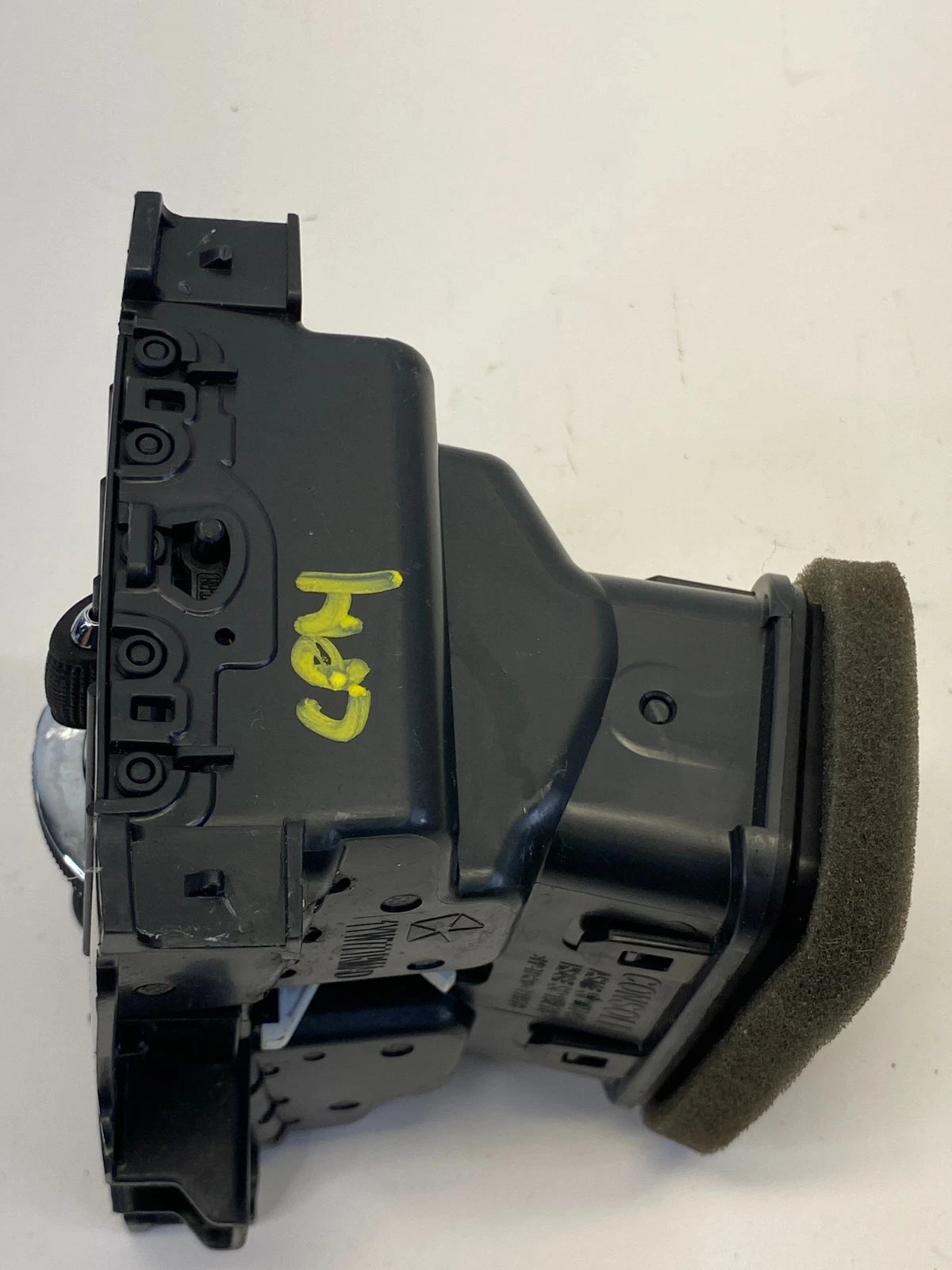 15-17 CHRYSLER 200 REAR CENTER CONSOLE AC HEATER AIR DUCT OUTLET 1YW77TRMAD OEM