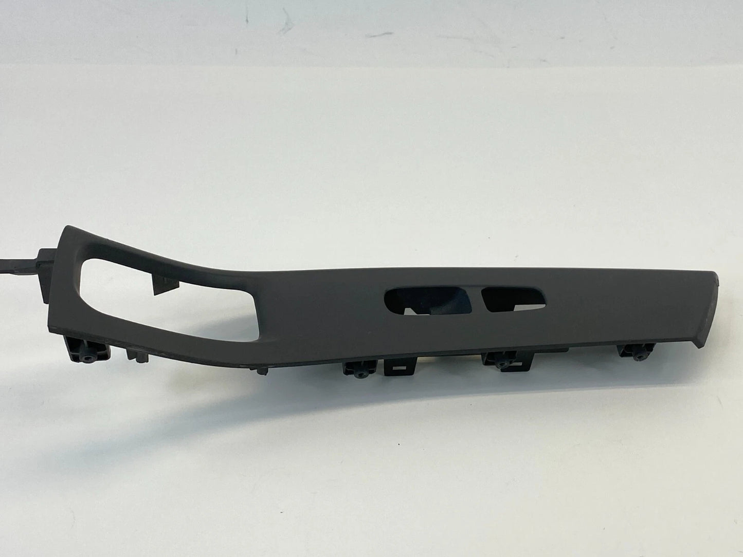 11-13 HYUNDAI ELANTRA SEDAN FRONT RIGHT WINDOW SWITCH BEZEL TRIM 201007544 OEM